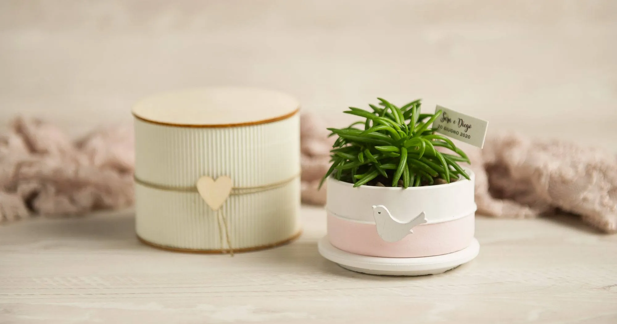Vasetto in Ceramica Conte con packaging artigianale e tappo in legno personalizzabile